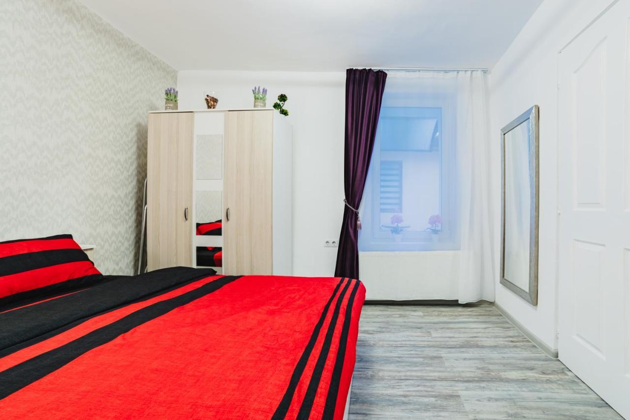Studio Central Poarta Schei Braşov Esterno foto