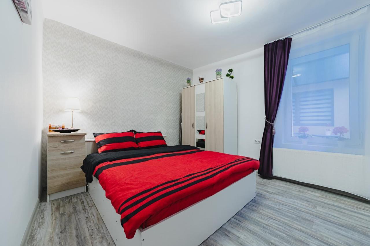 Studio Central Poarta Schei Braşov Esterno foto